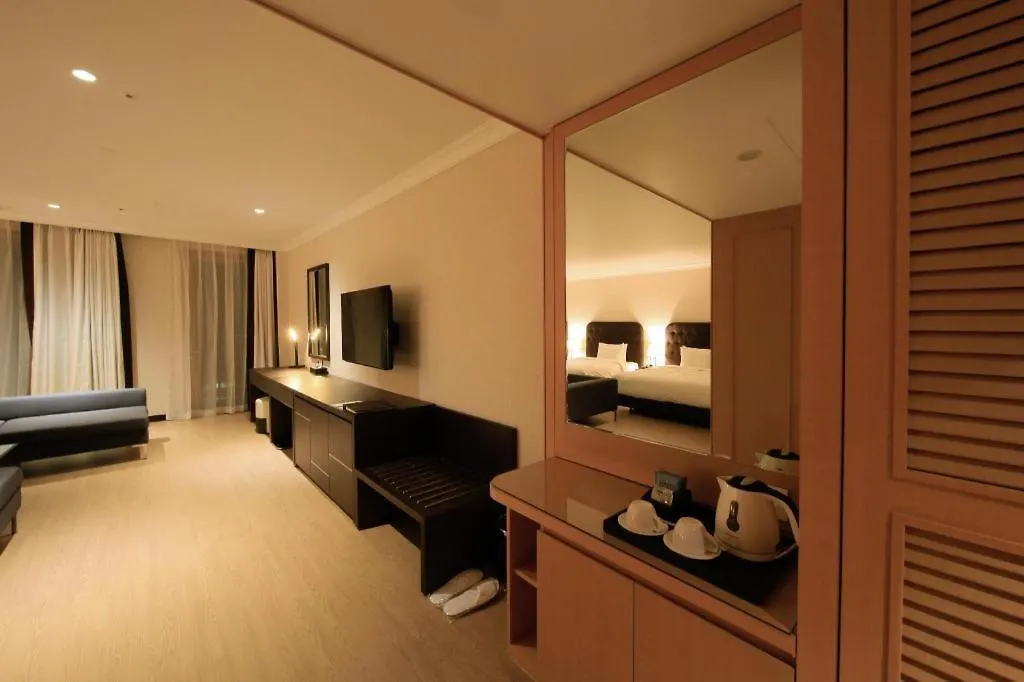 Jeju Booyoung Hotel Seogwipo 5*,  South Korea